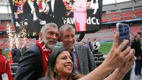 刘宇坤荣获国际射联年度男子最佳运动员大奖